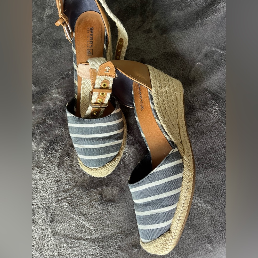 Adorable Sperry espadrille style shoe!